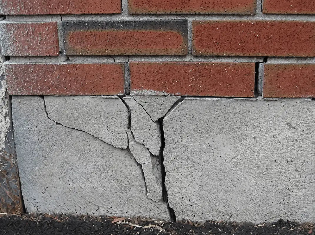 Concrete foundation with serious structural damage in San Francisco, CA
