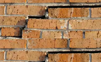 Brick wall with serious structural damage in San Francisco, CA